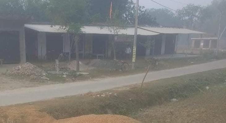 रायबरेली-अली नगर आस्करनपुर गाँव के भूमाफियाओं नें दबंगई से तालाब कब्जाकर बना ली दुकानें