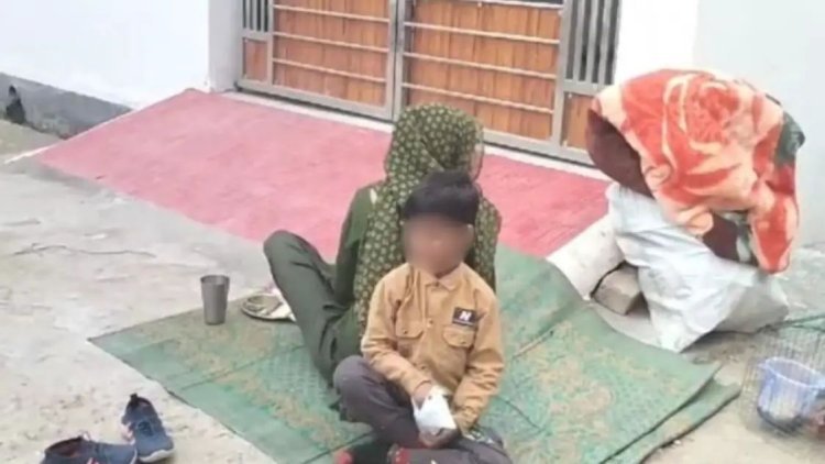 पार्टी में दिलाऊंगा बड़ा पद.' लखनऊ बुलाकर BJP नेता ने किया रेप, धरने पर बैठी पीड़िता