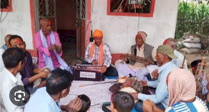 रायबरेली-फागुन के महीने में सूनी हैं गांव की गलियां , नहीं सुनाई देता फगुहारों का शोर 