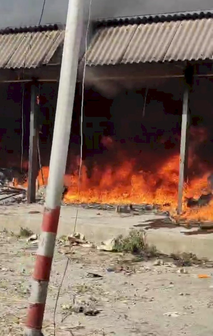 रायबरेली में सब्जी मंडी में लगी भीषण आग