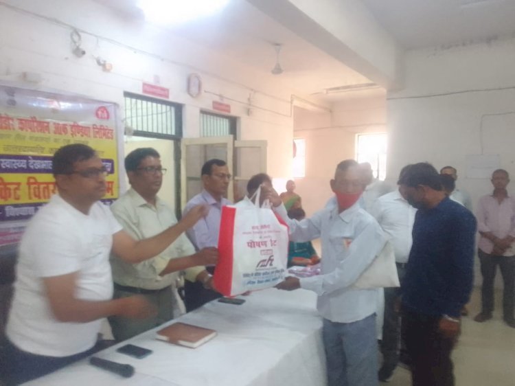 रायबरेली-क्षय रोगियों को दी पोषण पोटली:स्वास्थ्य और पोषण का जाना हाल