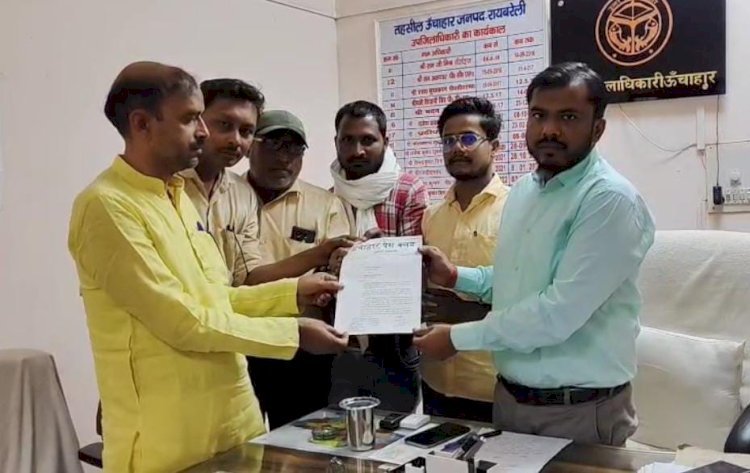 रायबरेली-ऊंचाहार प्रेस क्लब के सदस्यों ने राज्यपाल को संबोधित ज्ञापन एसडीएम को सौंपा,,,, 