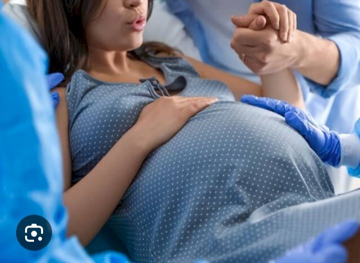 13 साल के छात्र पर आ गया 23 साल की महिला टीचर का दिल , बच्चे से हो गई प्रेग्नेंट