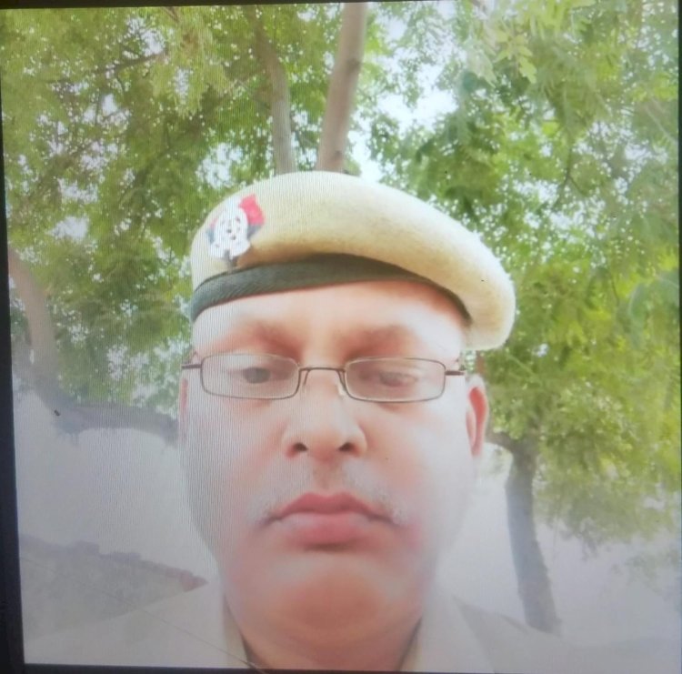 रायबरेली-पीआरवी में तैनात दीवान का गाली गलौज करते हुए रिकॉर्डिंग हुई वायरल