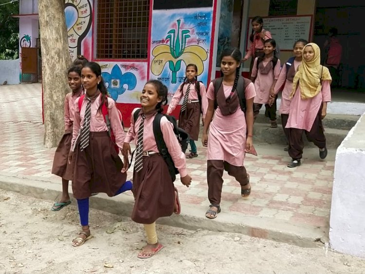 रायबरेली में एक से आठ तक यूनिफाॅर्म खरीदने को नहीं मिला पैसा