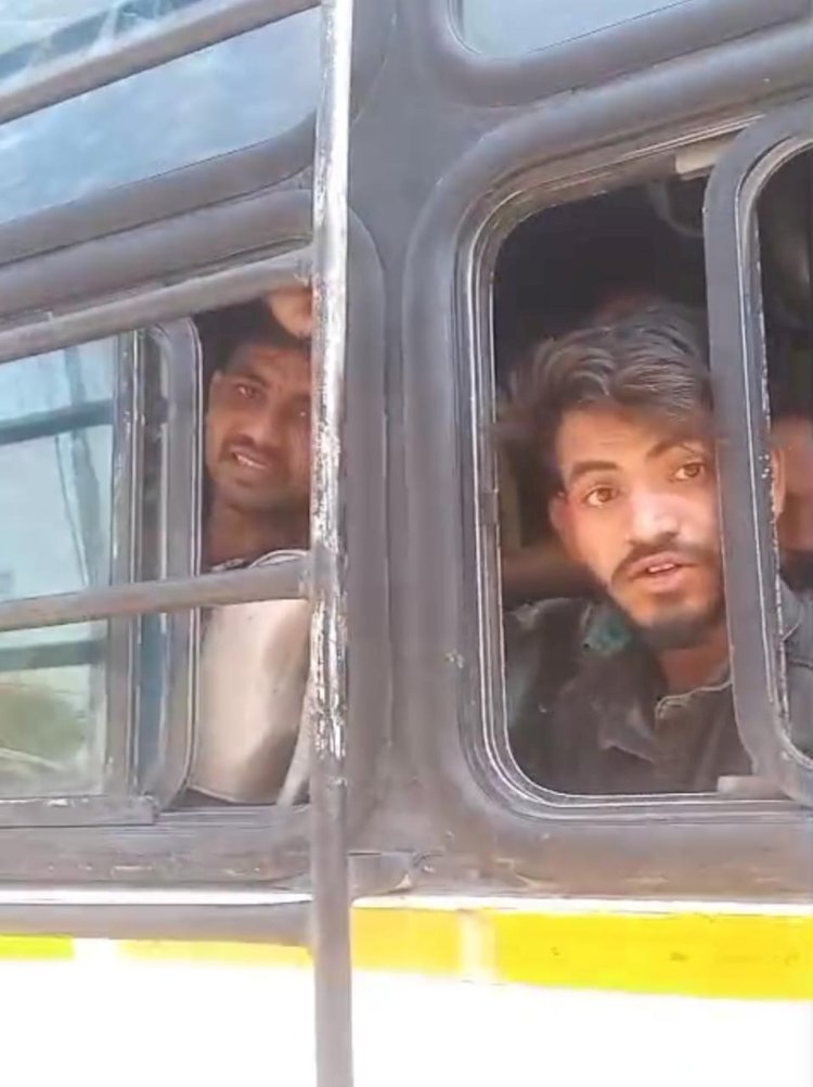 रायबरेली में आखिर कौन है जो अवैध तरीके से स्टैंड बना कर डग्गामार बसों में भरी जा रही सवारियां 