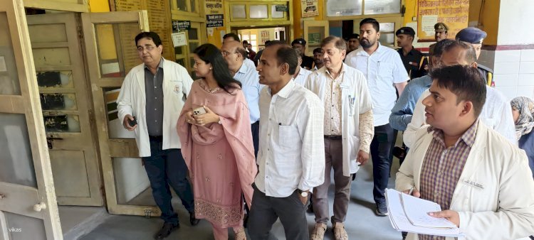 रायबरेली-प्रमुख सचिव ने जिला अस्पताल का किया निरीक्षण