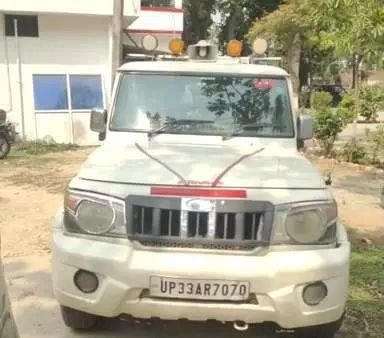 रायबरेली में SDM की तख्ती और हूटर लगवाकर भर रहा था फर्राटा,बोलेरो हुई सीज