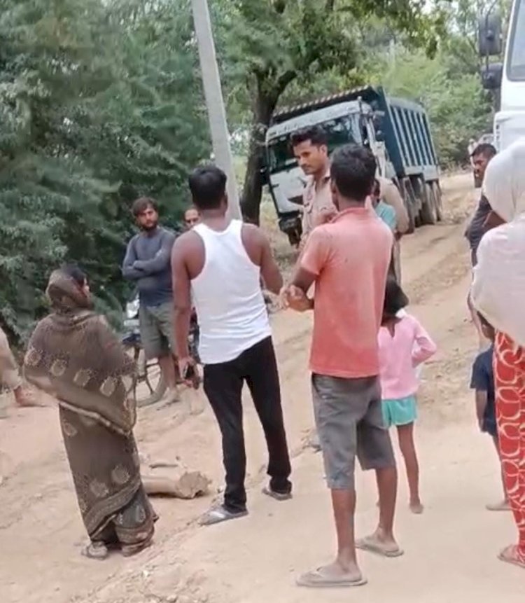 रायबरेली-गंगा एक्सप्रेसवे निर्माण ग्रामीणों के लिए बना अभिशाप,डम्पर रोक कर किया विरोध,,, 