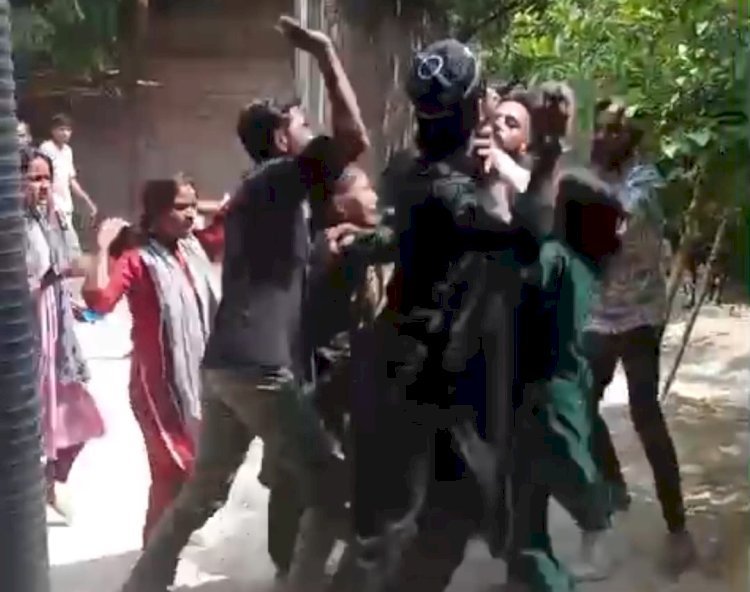 रायबरेली-ऊंचाहार में जमीनी विवाद में घर में घुसकर मारपीट, चार लोग घायल, वीडियो वायरल