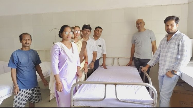 रायबरेली-वरिष्ठ सहायक देव कुमार मिश्रा ने उपलब्ध कराया हाइड्रोलिक बेड