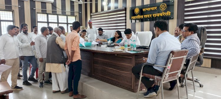 रायबरेली-शिकायतों का समयबद्ध व गुणवत्तापूर्ण से निस्तारण कराए अधिकारी : डीएम