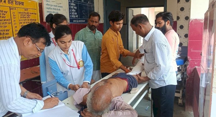 रायबरेली-अनियंत्रित होकर पलटा बाइक सवार हालत गंभीर, रेफर,,