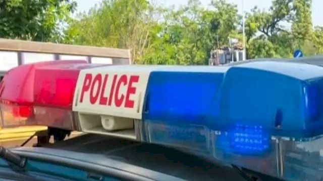 रायबरेली में आरआरबी चेयरमैन के पूर्व निजी सचिव पर गैंगस्टर, गिरफ्तारी की तैयारी; बेटों की नियुक्ति का मामला