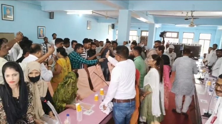 रायबरेली-नगर पालिका अध्यक्ष व सभासदों ने कोतवाली में दी  तहरीर