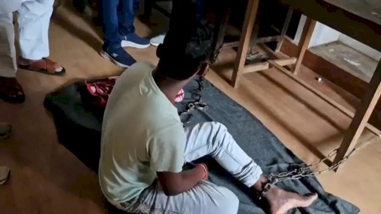 बिना FIR के दो दिन तक जंजीरों में बांधे रखा... सांसद की दखल के बाद मिली रिहाई, थाना प्रभारी सस्पेंड