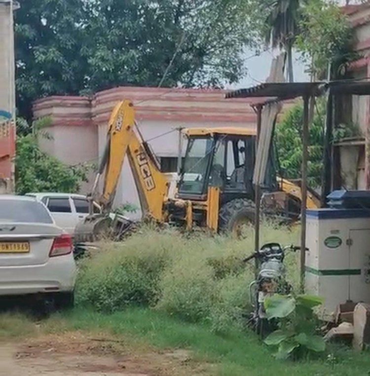 रायबरेली- अवैध खनन में जेसीबी हुई सीज तो ट्रेक्टर डाली कहां गए यह बड़ा सवाल है कहीं सिक्को की खनन नें,,,,,,?