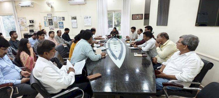 रायबरेली-सीएम डैशबोर्ड से संबंधित विकास कार्यों एवं निर्माण कार्यों की समीक्षा बैठक संपन्न