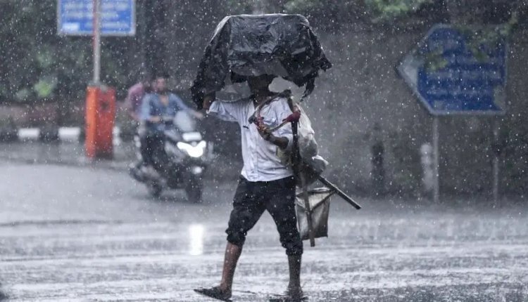 आज यूपी में जमकर बरसेंगे बादल, जानें किन जिलों में भारी बारिश का अलर्ट
