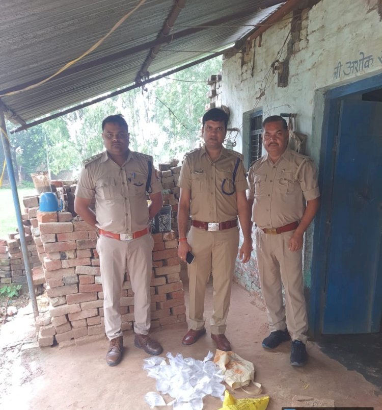 रायबरेली-आबकारी विभाग की बड़ी कार्रवाई, दो सौ किग्रा महुआ लहन नष्ट कराया