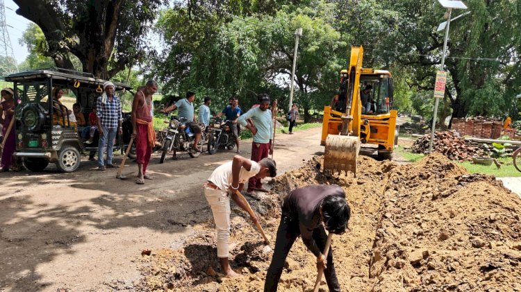 रायबरेली- ऊंचाहार विधायक का संकल्प होगा क्षेत्र का विकास,खरौली रोड़ का कार्य सुरू, जनता नें कहा धन्यवाद विधायक जी,,, 