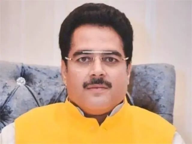 धमकी मत दो, धमकी का जवाब मिलेगा!'': सदन में गरजे राकेश प्रताप सिंह, सपा पर बोला सीधा हमला