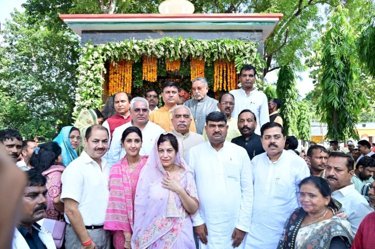 जननायक स्व. अखिलेश सिंह जी की छठवीं पुण्यतिथि पर श्रद्धांजलि सभा एवं मूर्ति अनावरण कार्यक्रम सम्पन्न