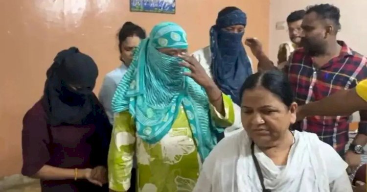 मां-बेटे ने मिलकर चलाया सेक्स रैकेट, व्हाट्सएप पर होता था सौदा