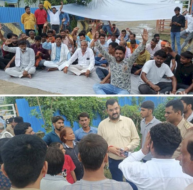 रायबरेली-हादसे में मृत श्रमिक के परिजनों ने कंपनी से मुआवजा न मिलने पर किया प्रदर्शन,,,, 