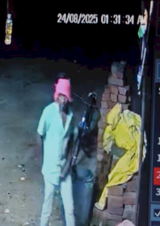 रायबरेली-साईकिल चोरी करते हुए एक युवक सीसीटीवी फुटेज सोशल मीडिया हुआ वायरल,,