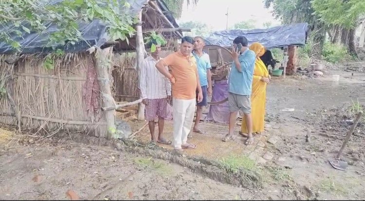 रायबरेली के इस गांव में जंगली जानवर के निकलने से ग्रामीणों में दहशत का माहौल,कार्यालय से नही निकल रहे है डलमऊ रेंजर