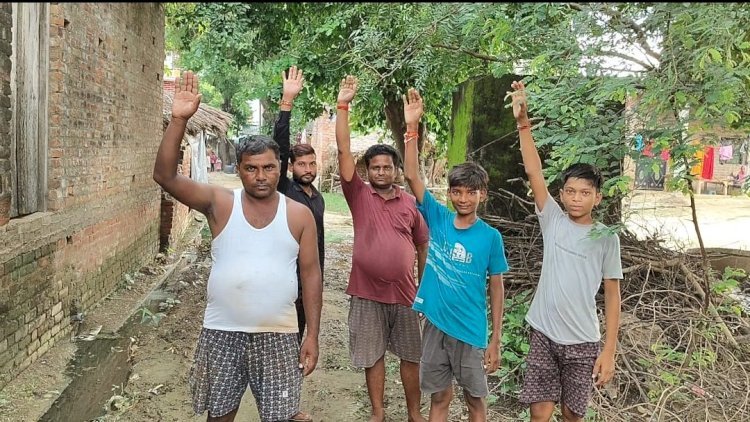 रायबरेली-नालियां और सड़कें टूटी, प्रधान और सचिव नहीं दे रहे ध्यान,BDO बेखबर