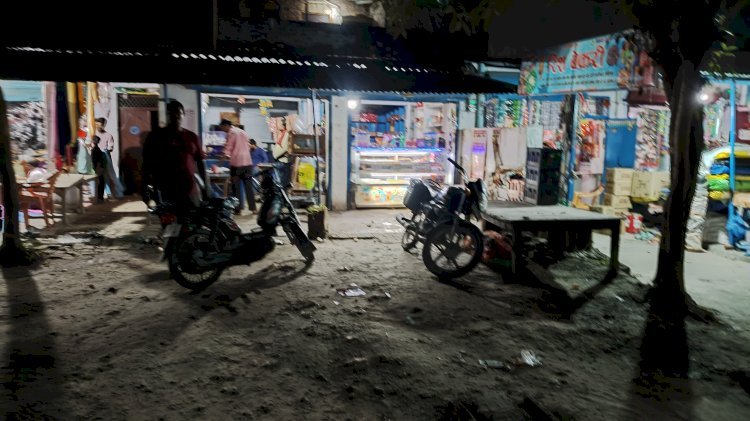रायबरेली-आखिर यह कौन सी बरारा चौराहे पर है दुकान जो महंगे दामों में बेच रहा है समान