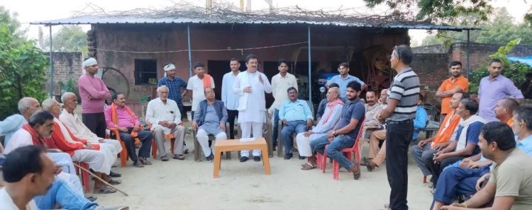 रायबरेली-देश के लोकतंत्र को बचाने के लिए जननायक श्री राहुल गांधी जी के साथ जुड़े -अतुल सिंह