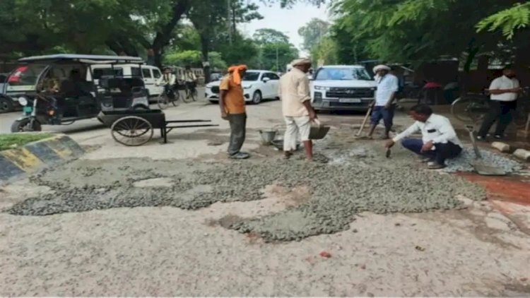 DM ने लगाई फटकार तो एक घंटे में ही बदल गई सड़क की सूरत,