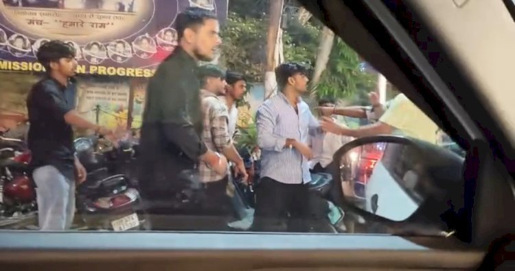 रायबरेली में दर्ज़नो की संख्या में युवकों ने जमकर मचाया तांडव