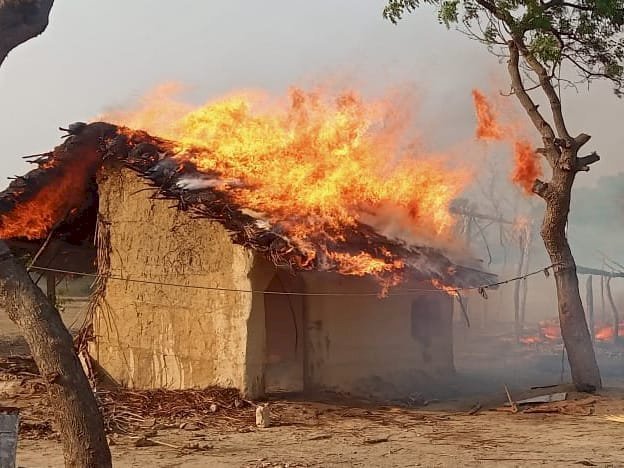 रायबरेली- ऊंचाहार में आगजनी की घटनाएं: लाखों रुपये का हुआ नुकसान