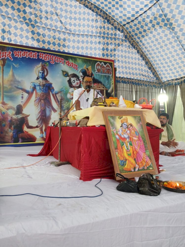 रायबरेली-भागवत कथा श्रवण से मनुष्य के जीवन मे शान्ति और खुशहाली आती है-आचार्य पंडित शान्ति भूषण पाण्डेय