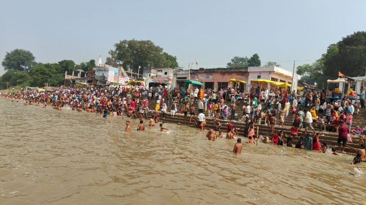 रायबरेली-देव दिवाली पर उमड़ी श्रद्धा,गोकना गंगा तट पर लाखों लोगों ने लगाई डुबकी