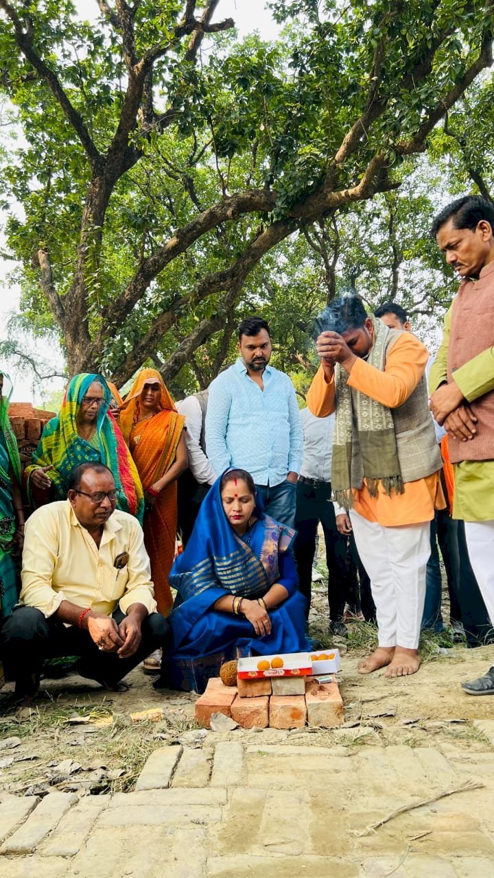 रायबरेली-रामसांडा गांव में जलनिकासी के लिए 15 लाख की लागत से बनेगा नाला , हुआ शिलान्यास