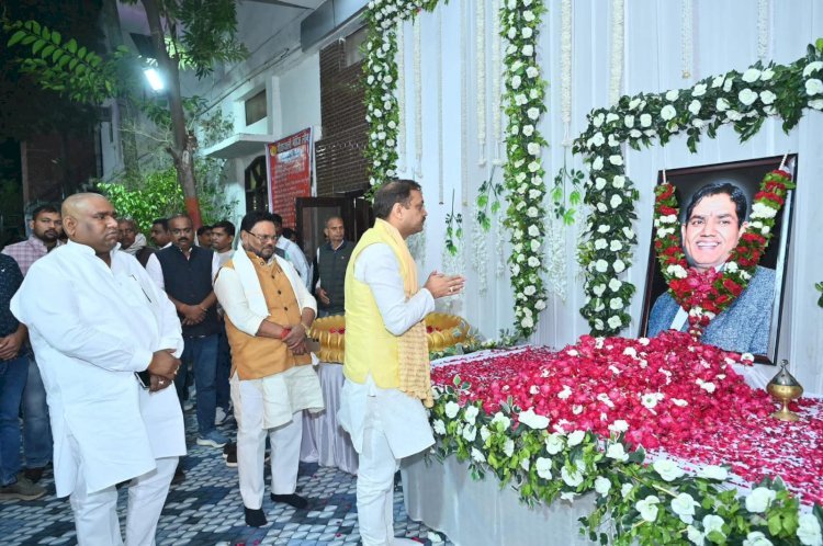 रायबरेली - दिवंगत पूर्व प्रमुख अजय सिंह दउआ को मंत्रियों , विधायकों सहित हजारों समर्थकों ने दी श्रद्धांजलि