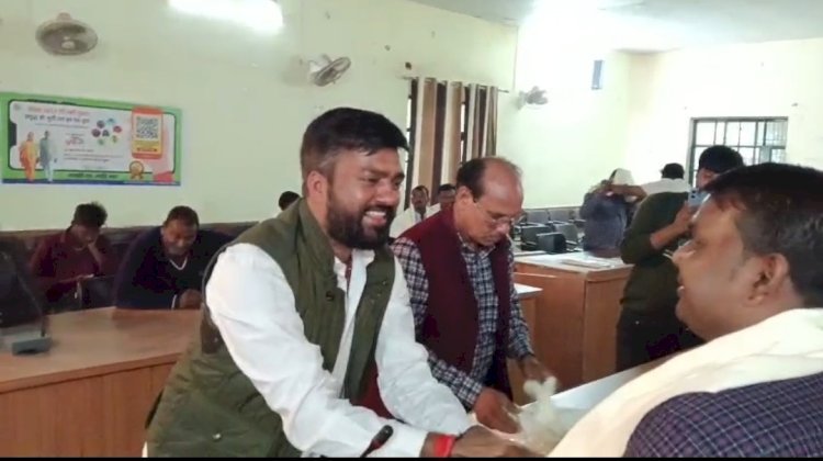 रायबरेली-स्वच्छता के कर्मठ सिपाहियों को विकास सिंह ने किया सम्मानित