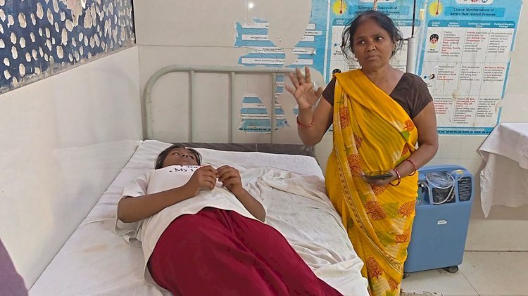 रायबरेली - पुवाल के पास खेल रहीं किशोरी सर्प दंश का हुई शिकार, किया गया इलाज