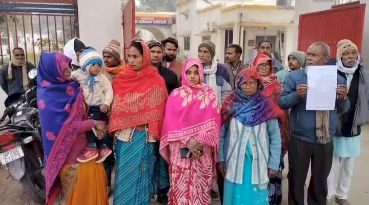 रायबरेली - बाउंड्रीवाल गिराने व धमकी देने का आरोप, एसपी से न्याय की गुहार