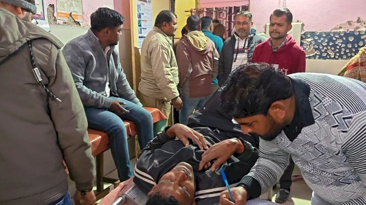 रायबरेली - हाईवे पार कर रहे युवक को बाइक सवार ने मारी टक्कर, दोनों घायल