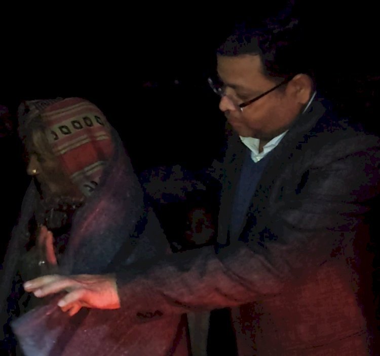 रायबरेली- कड़ाके की ठंड वा शीतलहर के बढ़ते प्रकोप देखते हुए एसडीएम ऊंचाहार नें बाटे कंबल