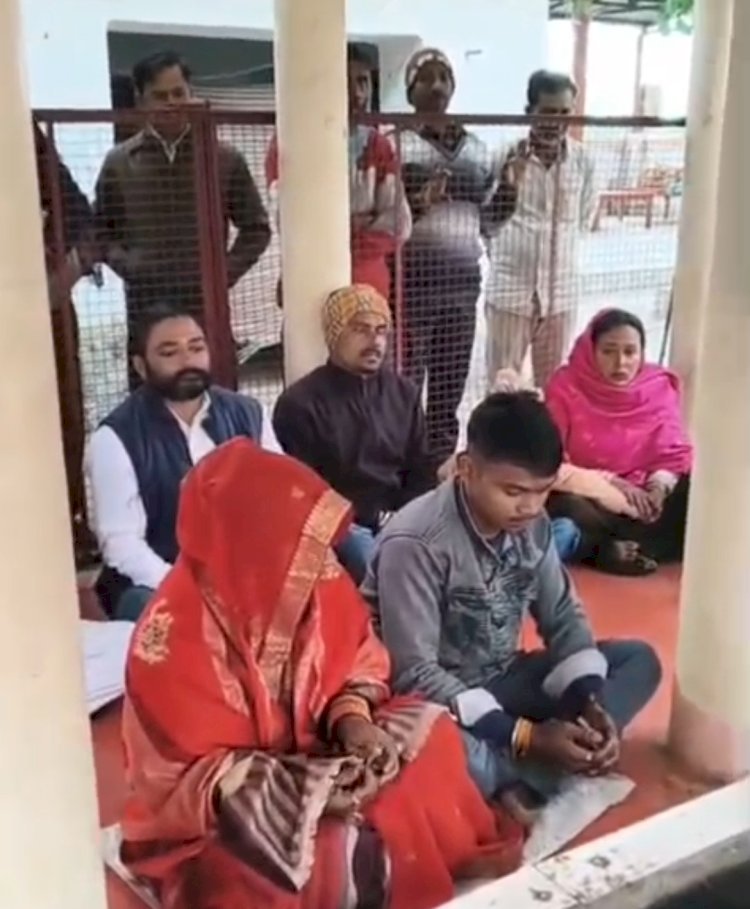 रायबरेली-इंस्टाग्राम से शुरू हुई प्रेम कहानी हिंदू युवक ने मुस्लिम युवती से की शादी