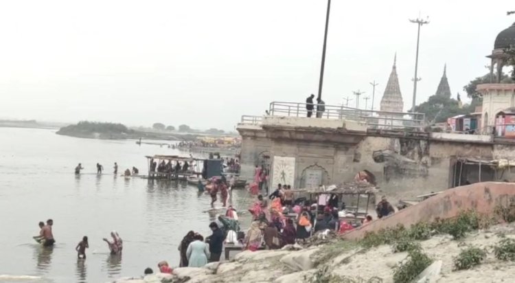 रायबरेली-पौष पूर्णिमा पर भारी संख्या में श्रद्धालुओं ने गंगा में लगाई डुबकी