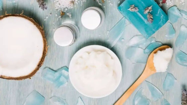 नारियल तेल और नमक से करें स्किन की डीप क्लीनिंग, घर पर बनाएं ये आसान स्क्रब