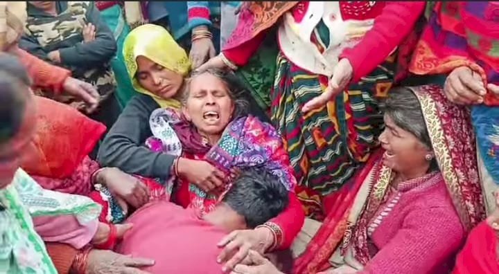 रायबरेली - ट्यूबवेल के इंजन में फंसकर पूर्व प्रधान की दर्दनाक मौत, परिजनों में मचा कोहराम